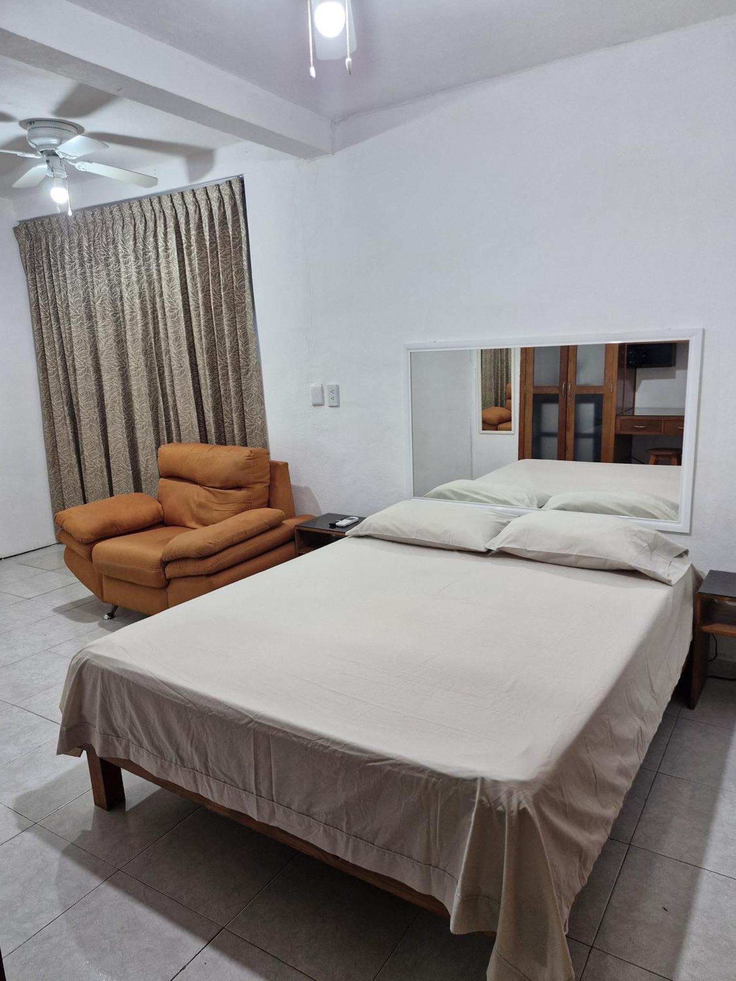 Las Margaritas Casa De Huespedes Lejlighed Cancún Eksteriør billede
