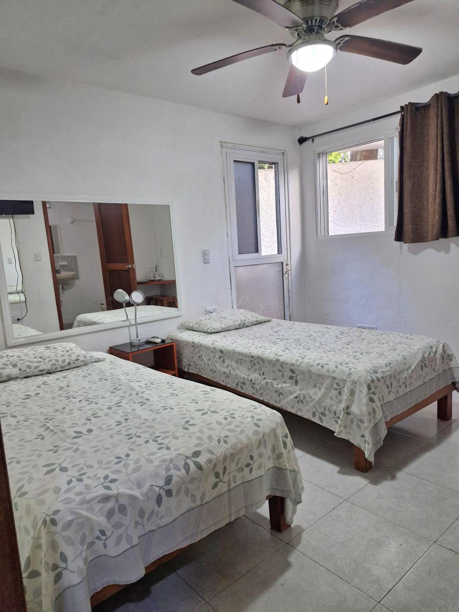 Las Margaritas Casa De Huespedes Lejlighed Cancún Eksteriør billede